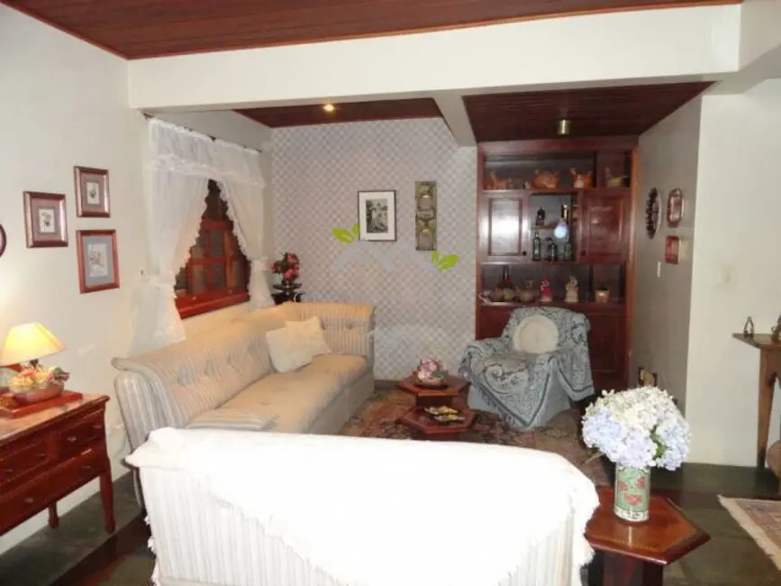 Foto 5 de Casa de Condomínio com 6 quartos à venda, 287m2 em Campos Do Jordao - SP