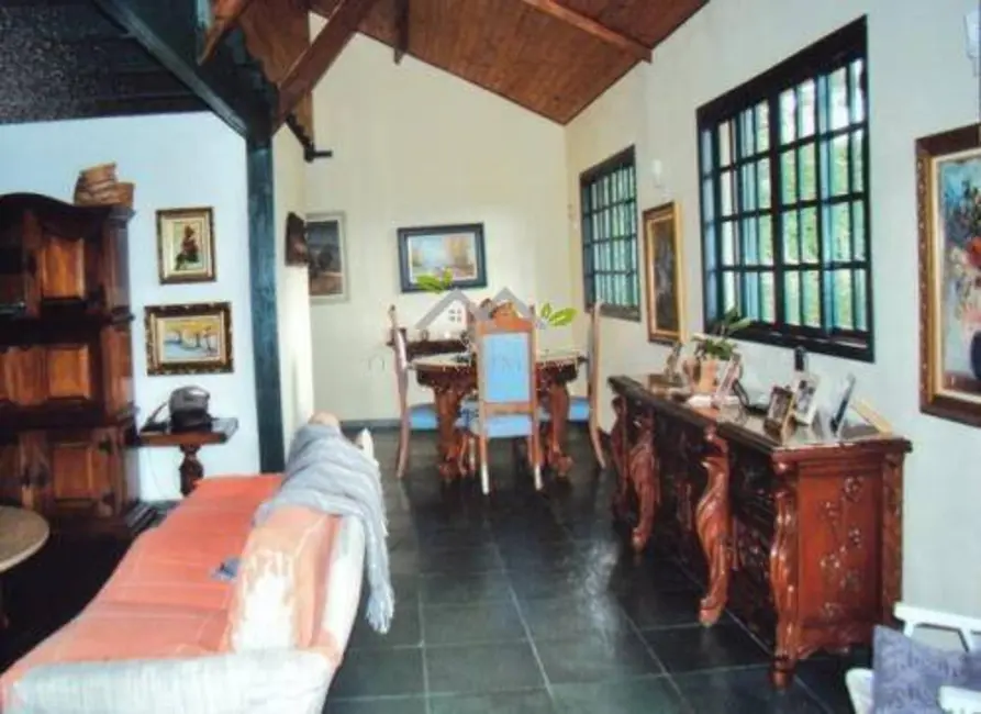 Foto 9 de Casa com 5 quartos à venda, 360m2 em Campos Do Jordao - SP