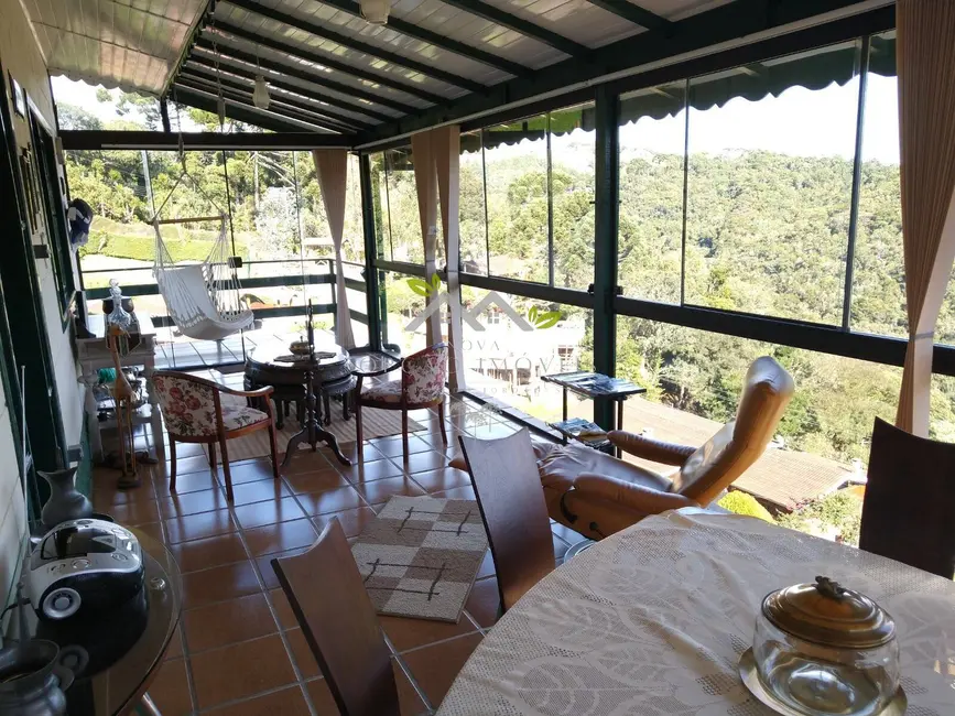 Foto 5 de Casa com 4 quartos à venda, 330m2 em Campos Do Jordao - SP