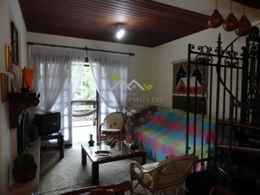 Apartamento com 3 quartos à venda, 120m2 em Campos Do Jordao - SP - imagem 4 Foto 4 de Apartamento com 3 quartos à venda, 120m2 em Campos Do Jordao - SP