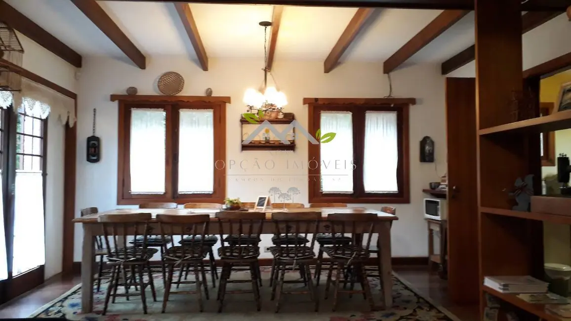 Casa com 4 quartos à venda, 392m2 em Campos Do Jordao - SP - imagem 7 Foto 7 de Casa com 4 quartos à venda, 392m2 em Campos Do Jordao - SP