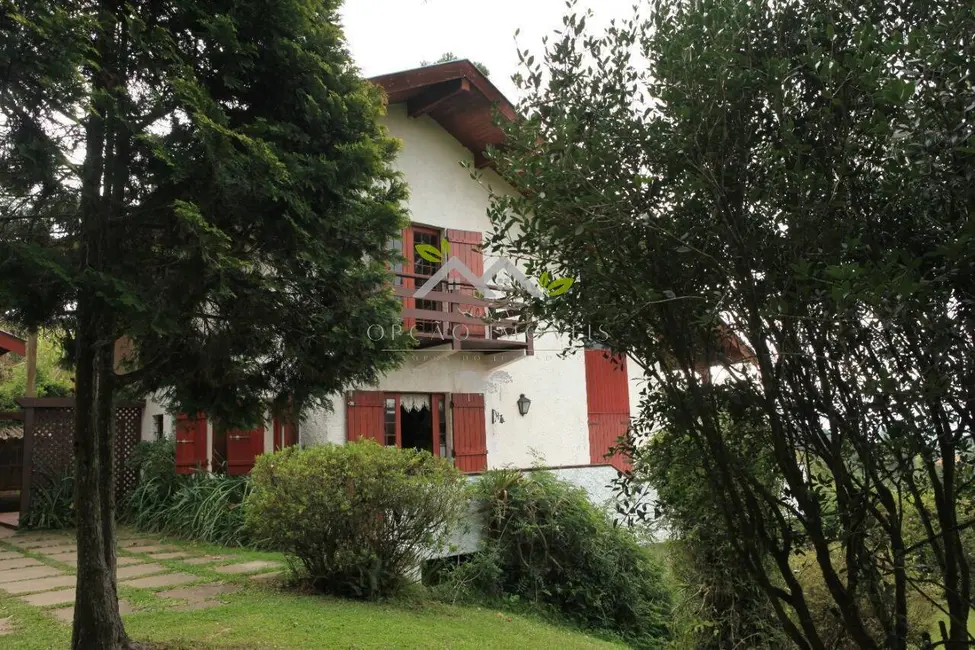 Casa com 4 quartos à venda, 392m2 em Campos Do Jordao - SP - imagem 3 Foto 3 de Casa com 4 quartos à venda, 392m2 em Campos Do Jordao - SP