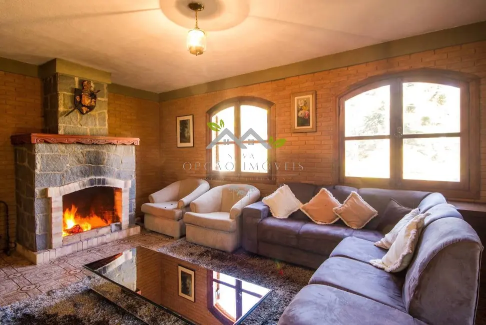 Casa com 3 quartos à venda, 192m2 em Campos Do Jordao - SP - imagem 4 Foto 4 de Casa com 3 quartos à venda, 192m2 em Campos Do Jordao - SP