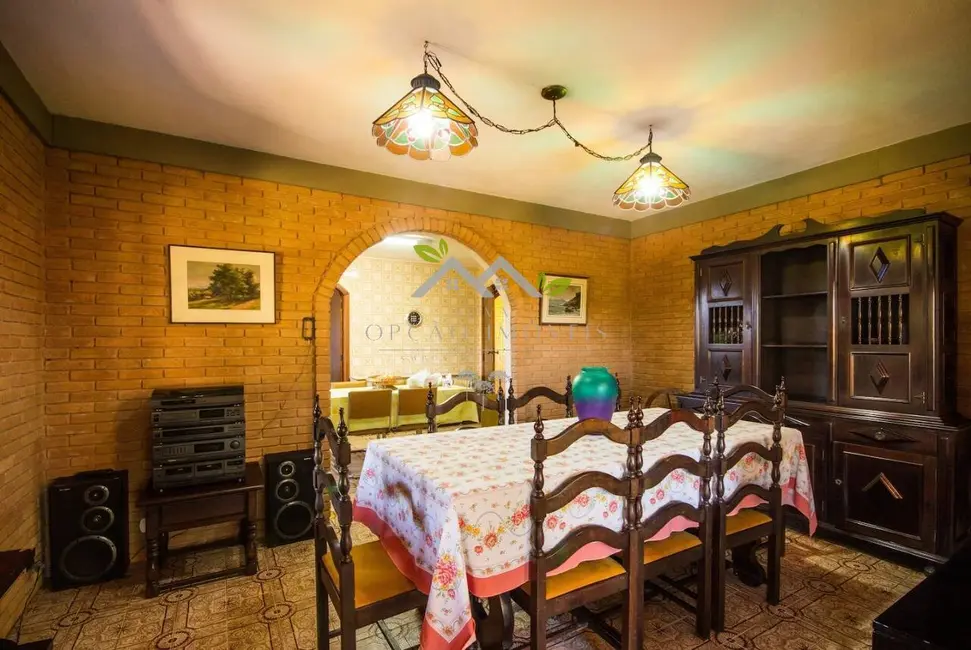 Casa com 3 quartos à venda, 192m2 em Campos Do Jordao - SP - imagem 5 Foto 5 de Casa com 3 quartos à venda, 192m2 em Campos Do Jordao - SP