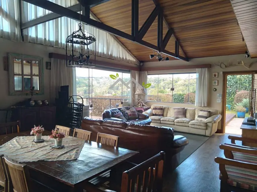 Foto 8 de Casa com 3 quartos à venda, 245m2 em Campos Do Jordao - SP