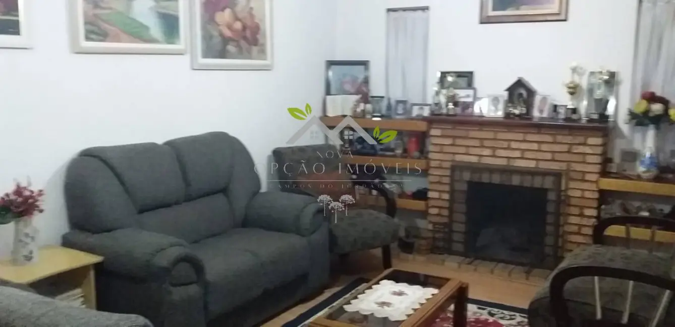 Foto 3 de Casa com 4 quartos à venda, 129m2 em Campos Do Jordao - SP