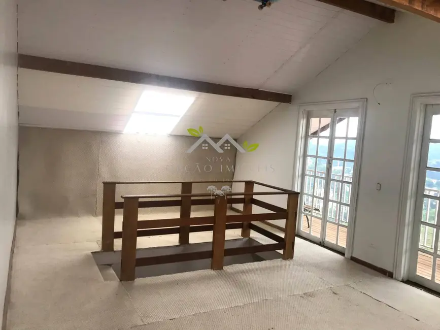 Foto 3 de Casa à venda, 466m2 em Campos Do Jordao - SP