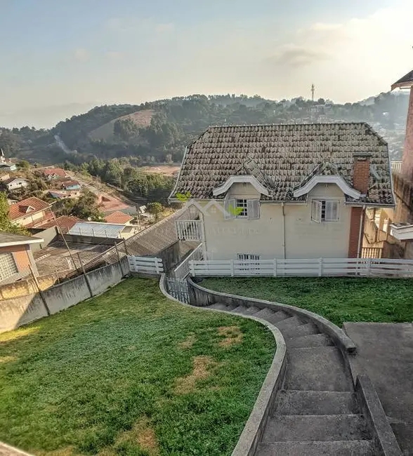 Foto 1 de Casa com 3 quartos à venda, 220m2 em Campos Do Jordao - SP