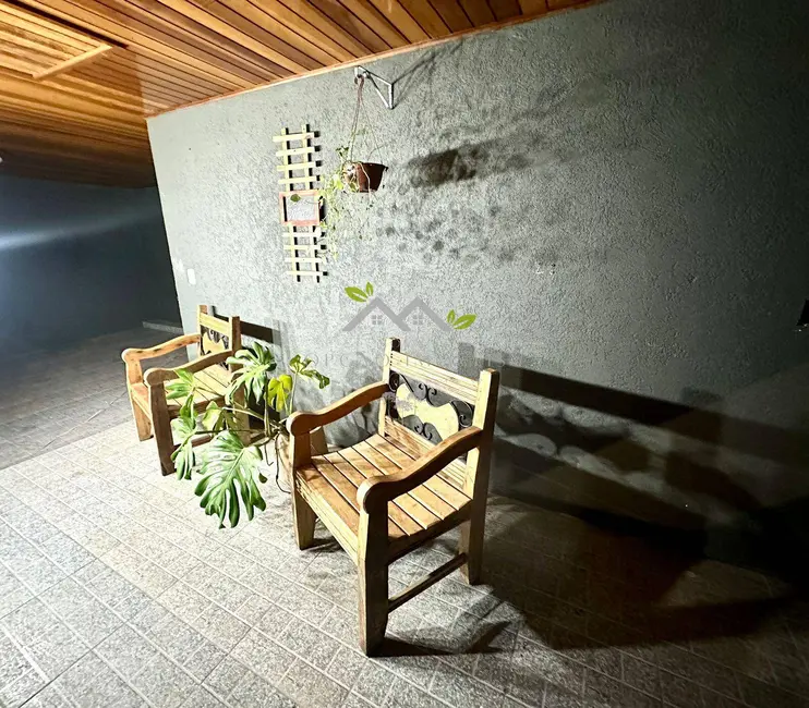 Foto 3 de Casa com 3 quartos à venda, 222m2 em Campos Do Jordao - SP