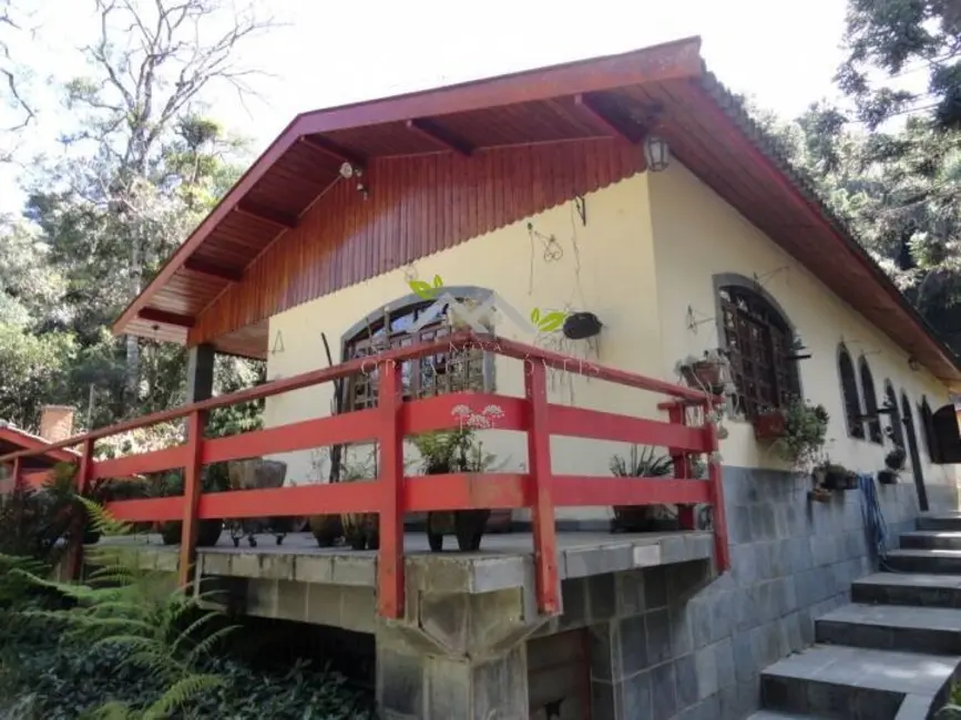 Foto 3 de Casa com 3 quartos à venda, 196m2 em Campos Do Jordao - SP