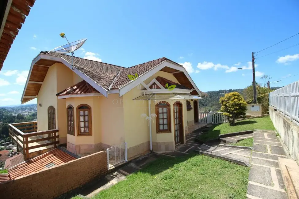 Foto 1 de Casa com 3 quartos à venda, 240m2 em Campos Do Jordao - SP