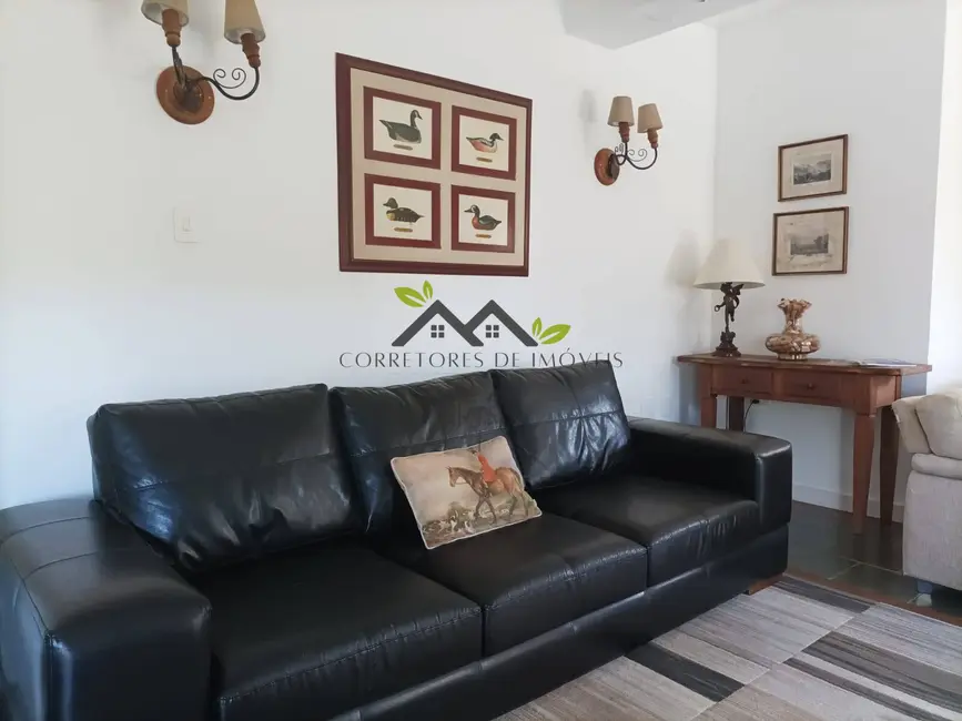 Foto 9 de Casa com 4 quartos à venda, 300m2 em Campos Do Jordao - SP