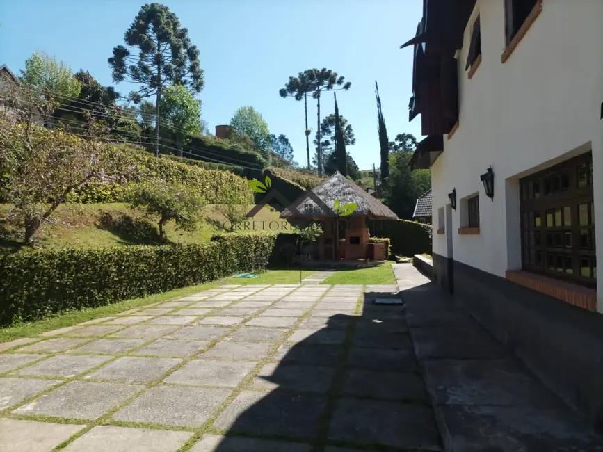 Foto 2 de Casa com 4 quartos à venda, 300m2 em Campos Do Jordao - SP