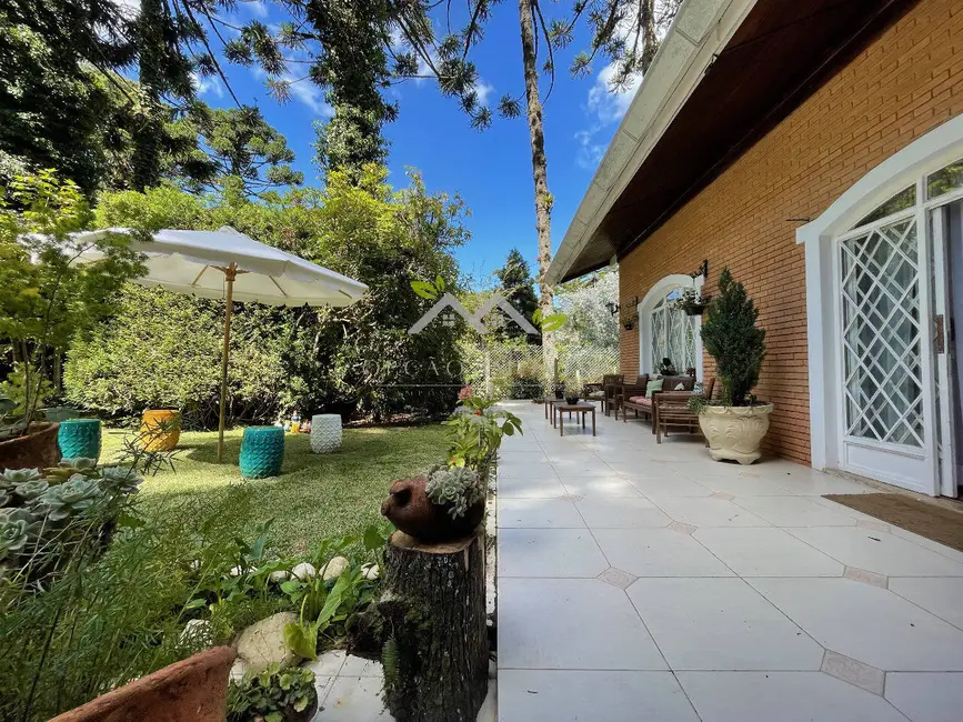 Foto 2 de Casa com 5 quartos à venda, 567m2 em Campos Do Jordao - SP