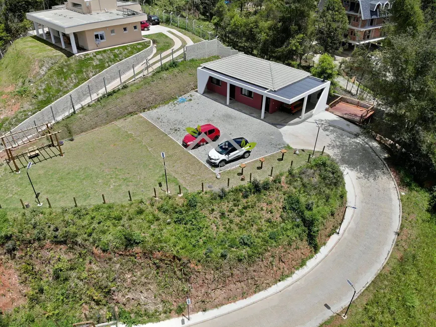Foto 1 de Casa com 2 quartos à venda, 80m2 em Campos Do Jordao - SP