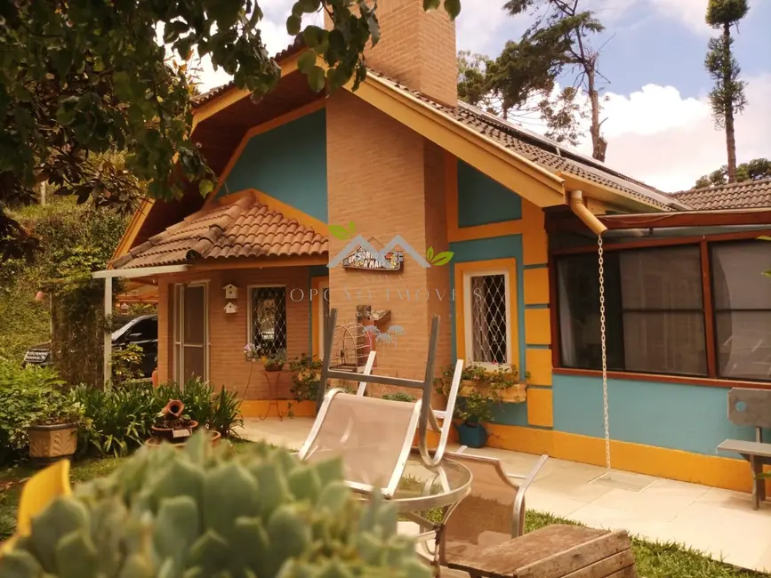 Foto 2 de Casa com 3 quartos à venda, 200m2 em Campos Do Jordao - SP