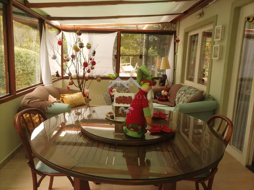 Foto 4 de Casa com 3 quartos à venda, 200m2 em Campos Do Jordao - SP