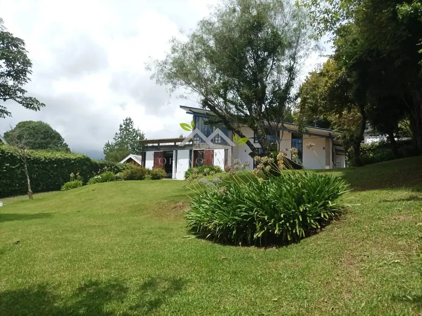 Foto 3 de Casa com 4 quartos à venda, 200m2 em Campos Do Jordao - SP