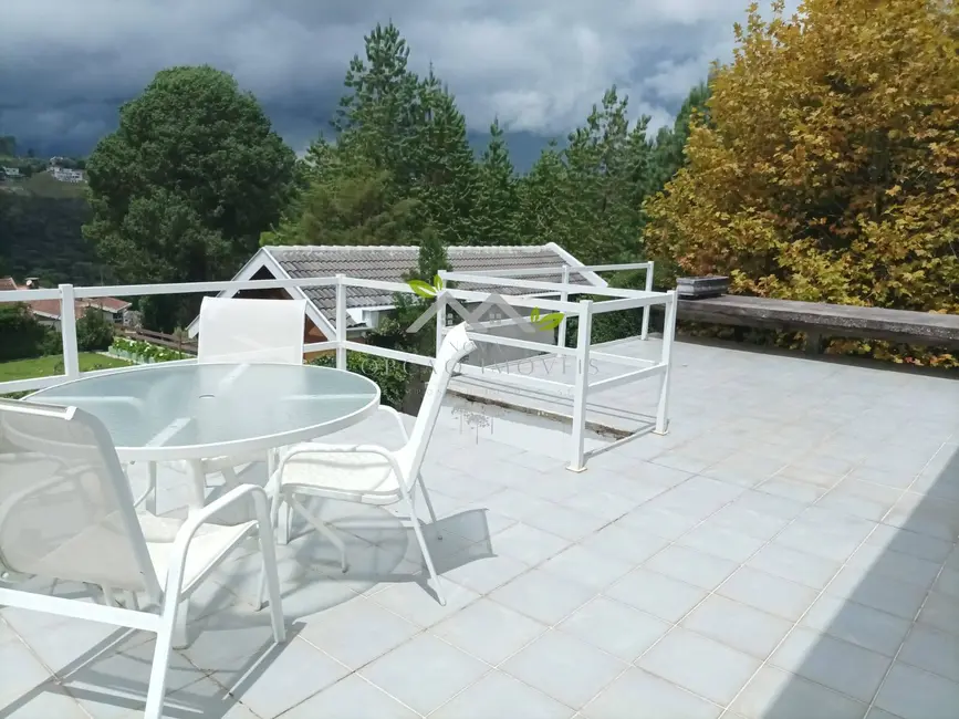 Foto 5 de Casa com 4 quartos à venda, 200m2 em Campos Do Jordao - SP