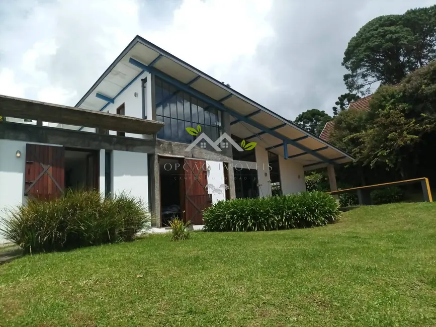Foto 1 de Casa com 4 quartos à venda, 200m2 em Campos Do Jordao - SP