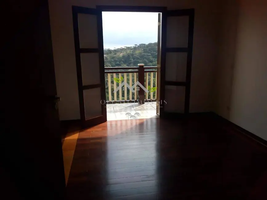 Foto 7 de Casa com 4 quartos à venda, 240m2 em Campos Do Jordao - SP