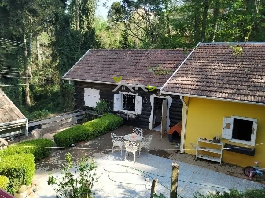 Foto 1 de Casa com 2 quartos à venda, 280m2 em Campos Do Jordao - SP