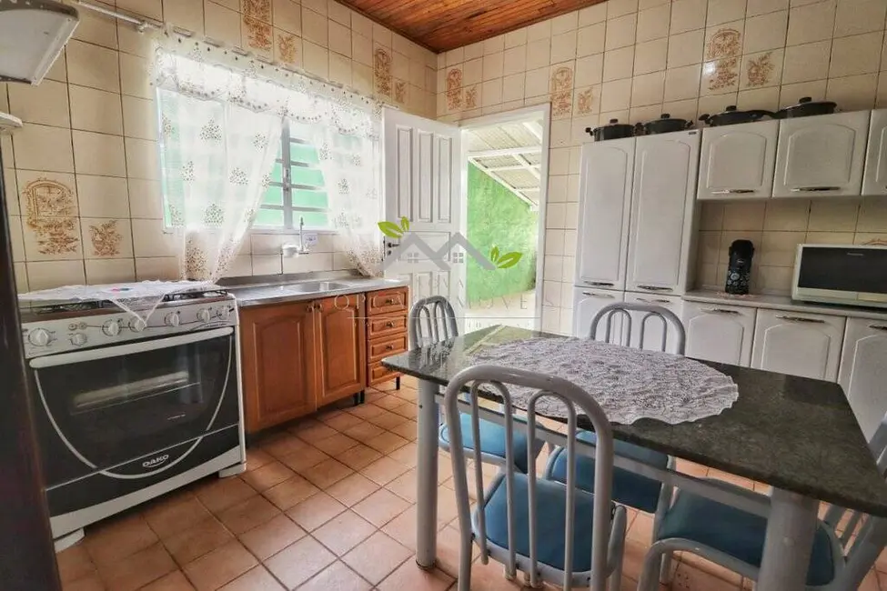 Casa com 6 quartos à venda, 184m2 em Campos Do Jordao - SP - imagem 4 Foto 4 de Casa com 6 quartos à venda, 184m2 em Campos Do Jordao - SP