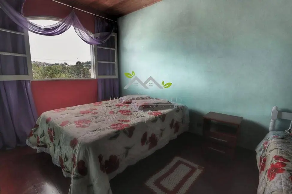 Casa com 6 quartos à venda, 184m2 em Campos Do Jordao - SP - imagem 9 Foto 9 de Casa com 6 quartos à venda, 184m2 em Campos Do Jordao - SP