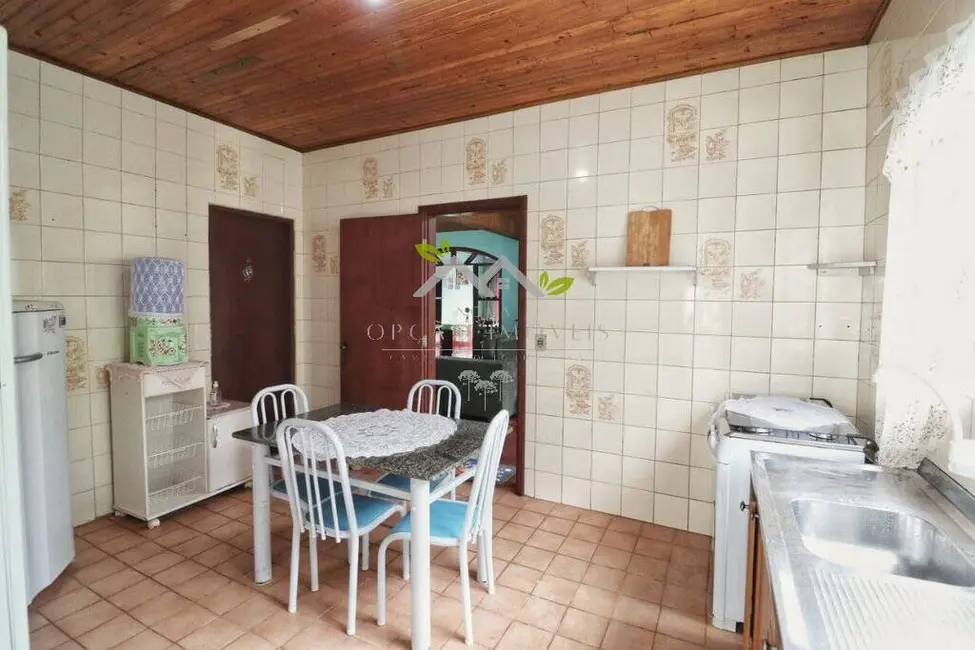 Casa com 6 quartos à venda, 184m2 em Campos Do Jordao - SP - imagem 5 Foto 5 de Casa com 6 quartos à venda, 184m2 em Campos Do Jordao - SP