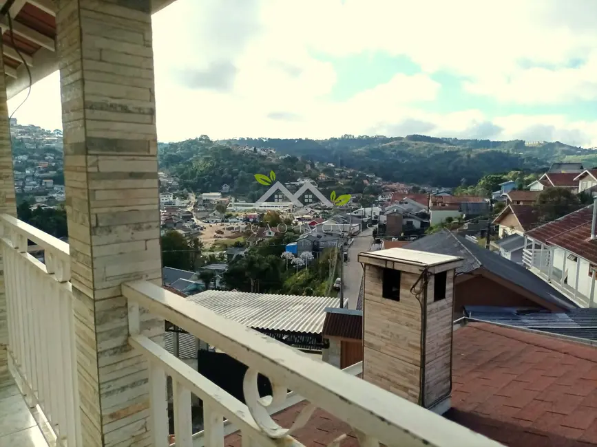 Casa com 5 quartos à venda, 350m2 em Campos Do Jordao - SP - imagem 9 Foto 9 de Casa com 5 quartos à venda, 350m2 em Campos Do Jordao - SP