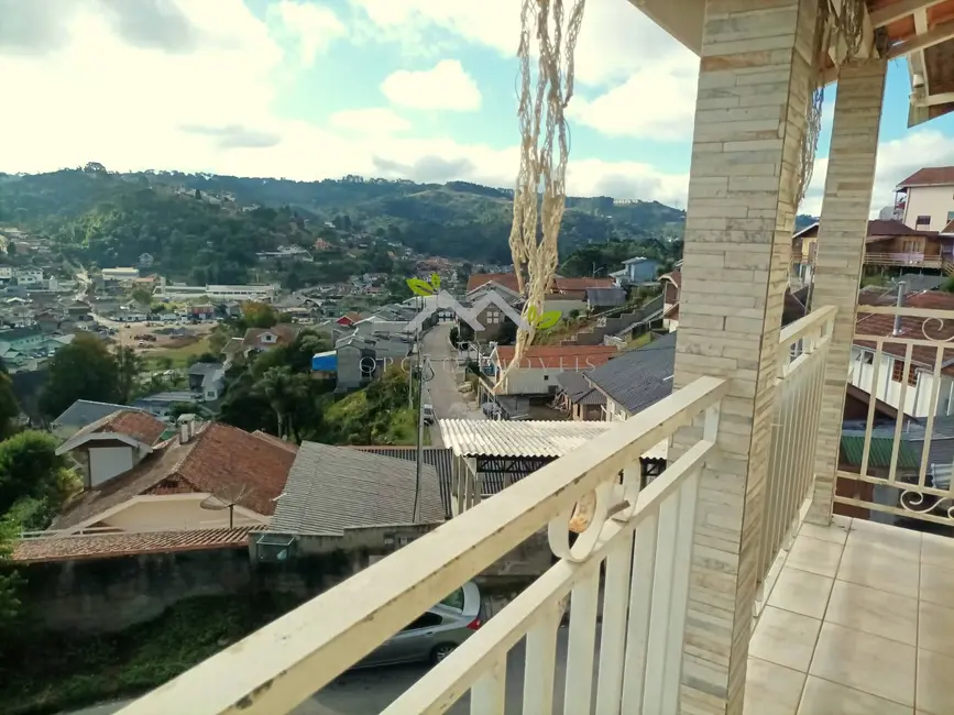 Casa com 5 quartos à venda, 350m2 em Campos Do Jordao - SP - imagem 7 Foto 7 de Casa com 5 quartos à venda, 350m2 em Campos Do Jordao - SP