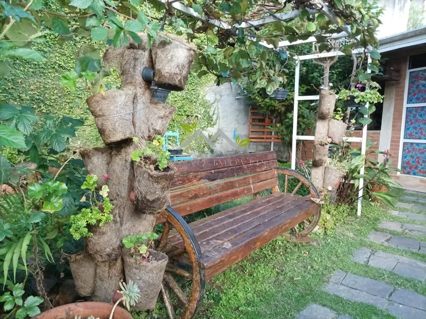 Casa com 5 quartos à venda, 350m2 em Campos Do Jordao - SP - imagem 5 Foto 5 de Casa com 5 quartos à venda, 350m2 em Campos Do Jordao - SP