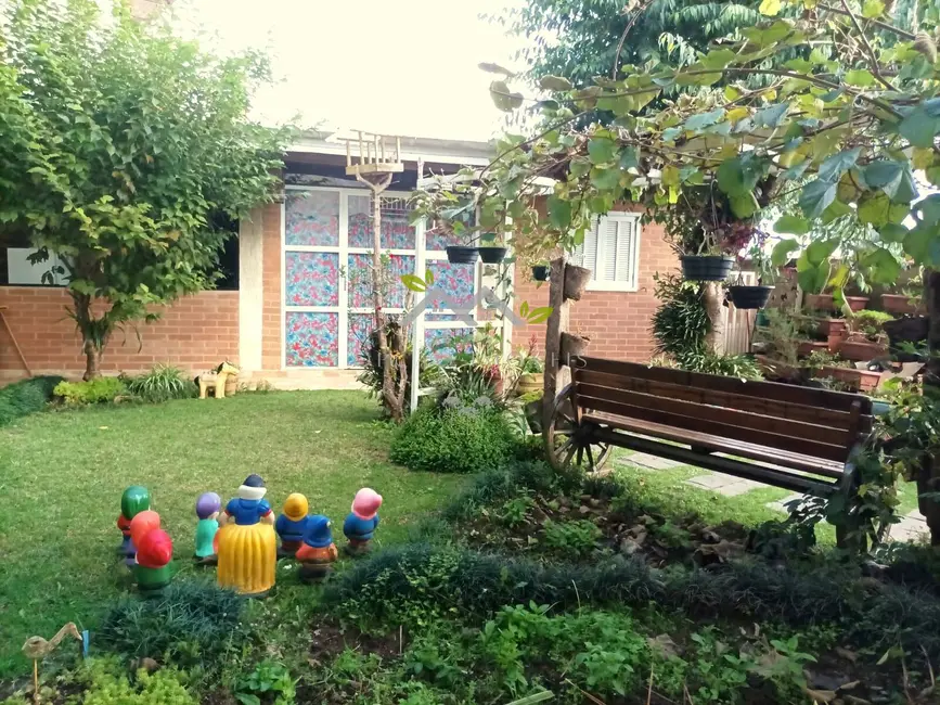 Casa com 5 quartos à venda, 350m2 em Campos Do Jordao - SP - imagem 4 Foto 4 de Casa com 5 quartos à venda, 350m2 em Campos Do Jordao - SP