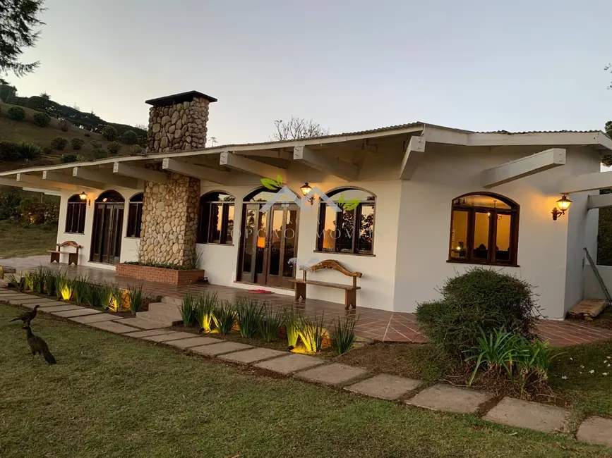 Foto 1 de Casa com 3 quartos à venda, 226m2 em Campos Do Jordao - SP