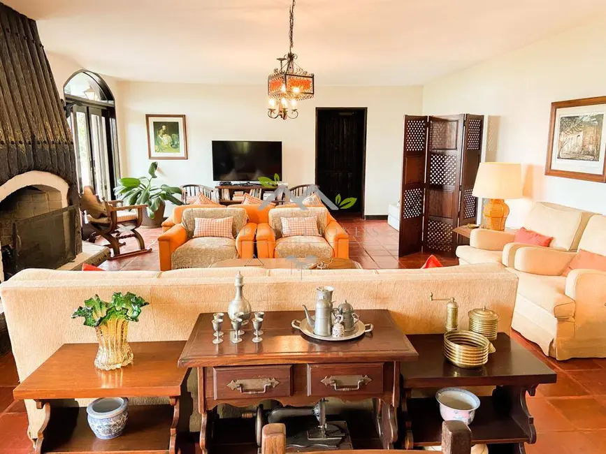 Foto 6 de Casa com 3 quartos à venda, 226m2 em Campos Do Jordao - SP