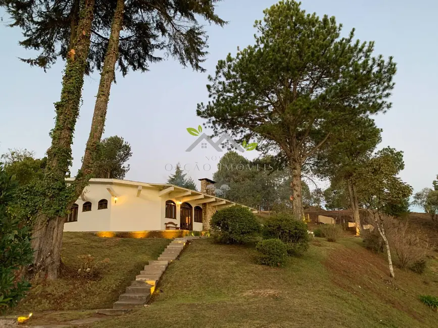 Foto 2 de Casa com 3 quartos à venda, 226m2 em Campos Do Jordao - SP