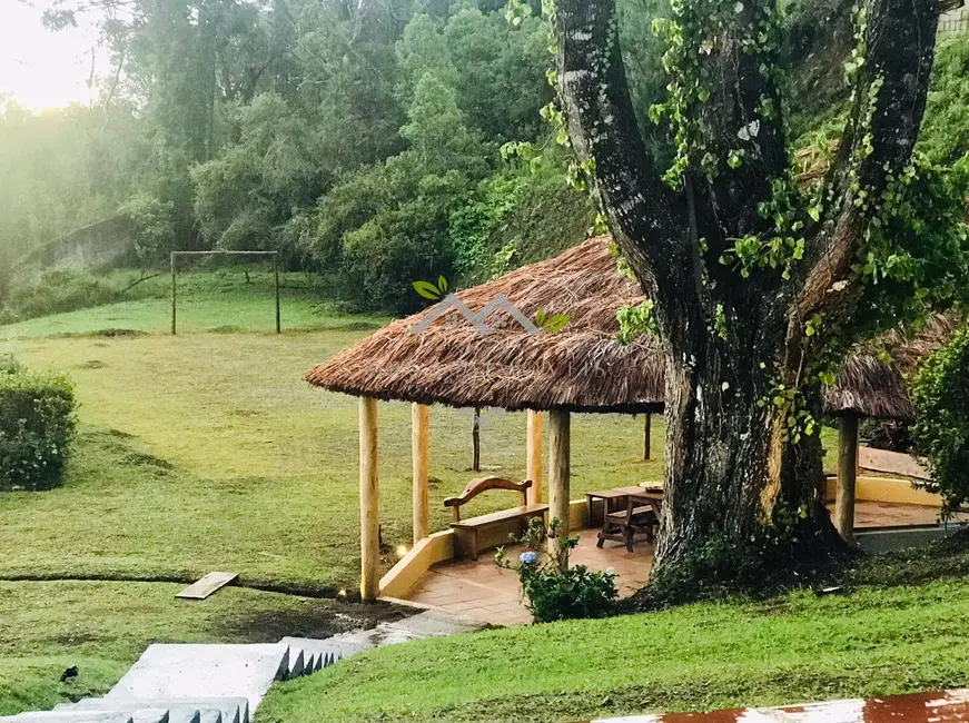 Foto 4 de Casa com 3 quartos à venda, 226m2 em Campos Do Jordao - SP