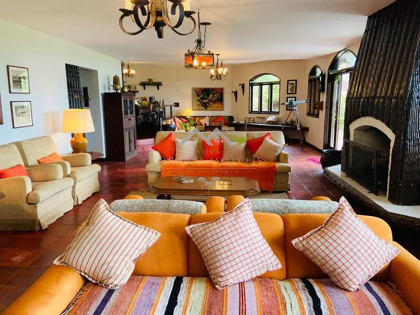 Foto 5 de Casa com 3 quartos à venda, 226m2 em Campos Do Jordao - SP