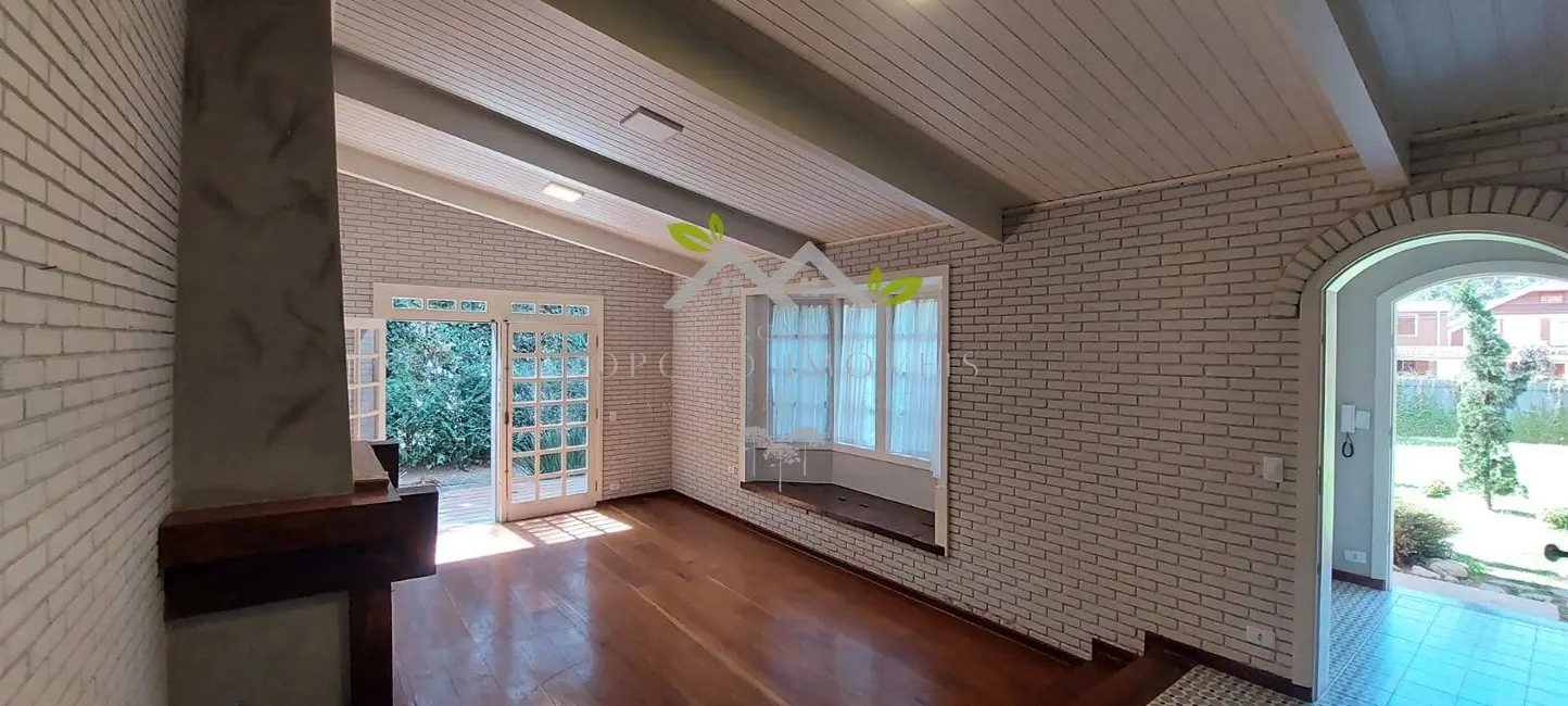 Foto 9 de Casa com 3 quartos à venda, 258m2 em Campos Do Jordao - SP