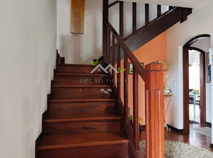 Foto 9 de Casa com 3 quartos à venda, 107m2 em Campos Do Jordao - SP