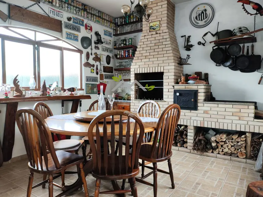 Foto 5 de Casa com 3 quartos à venda, 107m2 em Campos Do Jordao - SP