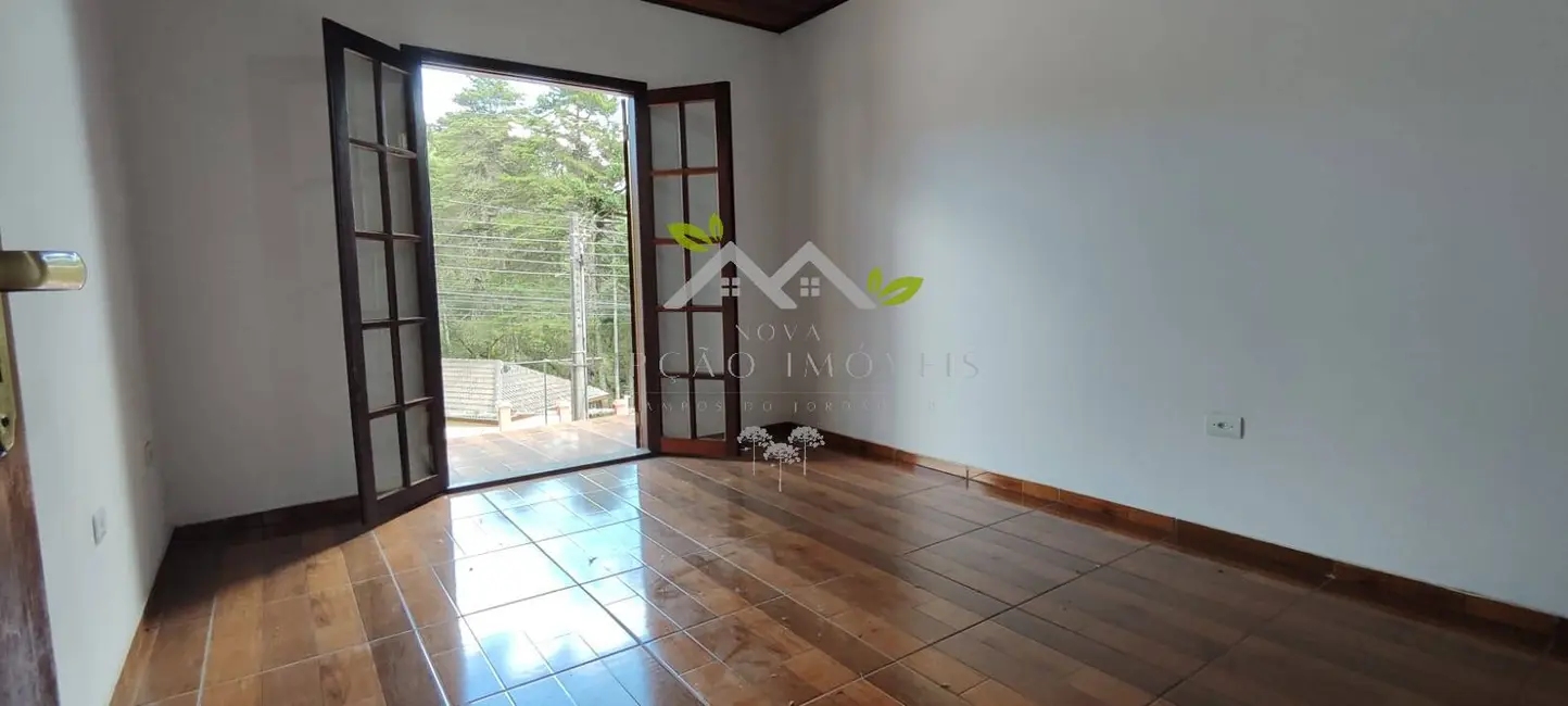 Casa com 3 quartos à venda, 400m2 em Campos Do Jordao - SP - imagem 8 Foto 8 de Casa com 3 quartos à venda, 400m2 em Campos Do Jordao - SP