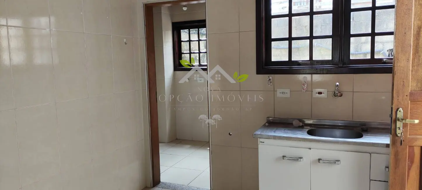 Casa com 3 quartos à venda, 400m2 em Campos Do Jordao - SP - imagem 5 Foto 5 de Casa com 3 quartos à venda, 400m2 em Campos Do Jordao - SP