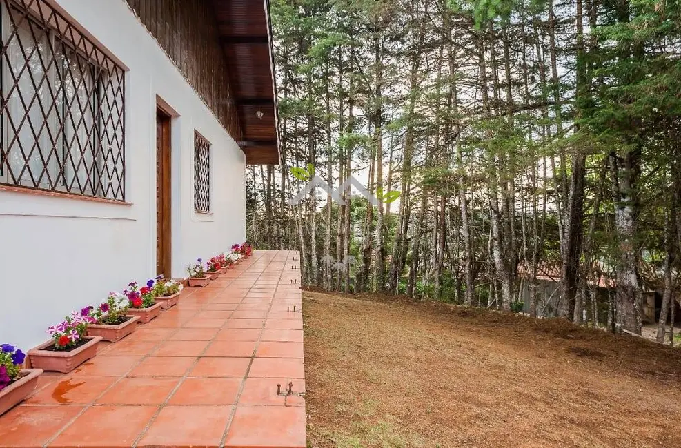 Foto 3 de Casa com 4 quartos à venda, 1000m2 em Campos Do Jordao - SP