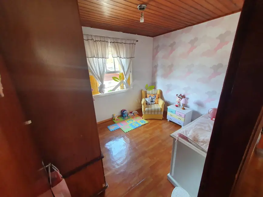 Foto 6 de Casa com 3 quartos à venda, 121m2 em Campos Do Jordao - SP