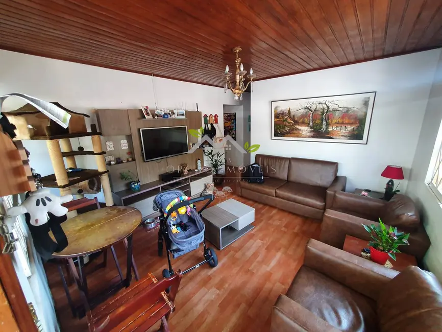 Foto 2 de Casa com 3 quartos à venda, 121m2 em Campos Do Jordao - SP