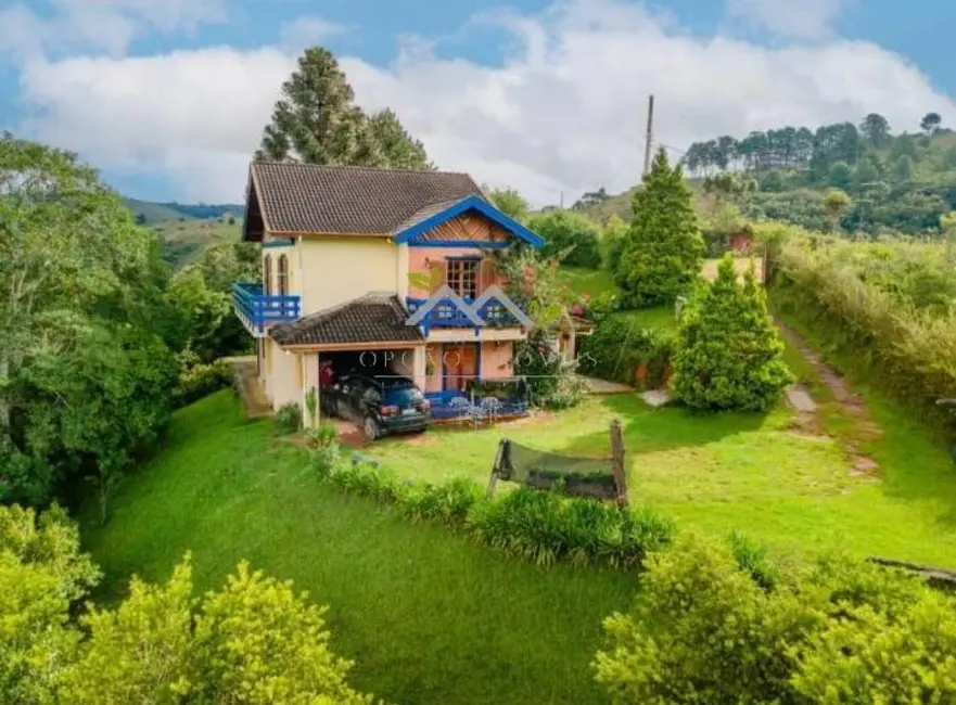 Foto 2 de Casa com 4 quartos à venda, 200m2 em Campos Do Jordao - SP