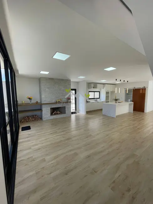 Foto 5 de Casa com 5 quartos à venda, 230m2 em Campos Do Jordao - SP