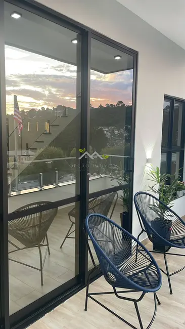 Foto 9 de Casa com 5 quartos à venda, 230m2 em Campos Do Jordao - SP