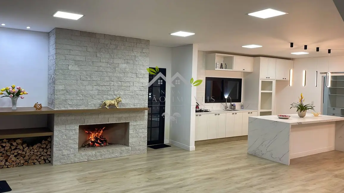 Foto 6 de Casa com 5 quartos à venda, 230m2 em Campos Do Jordao - SP